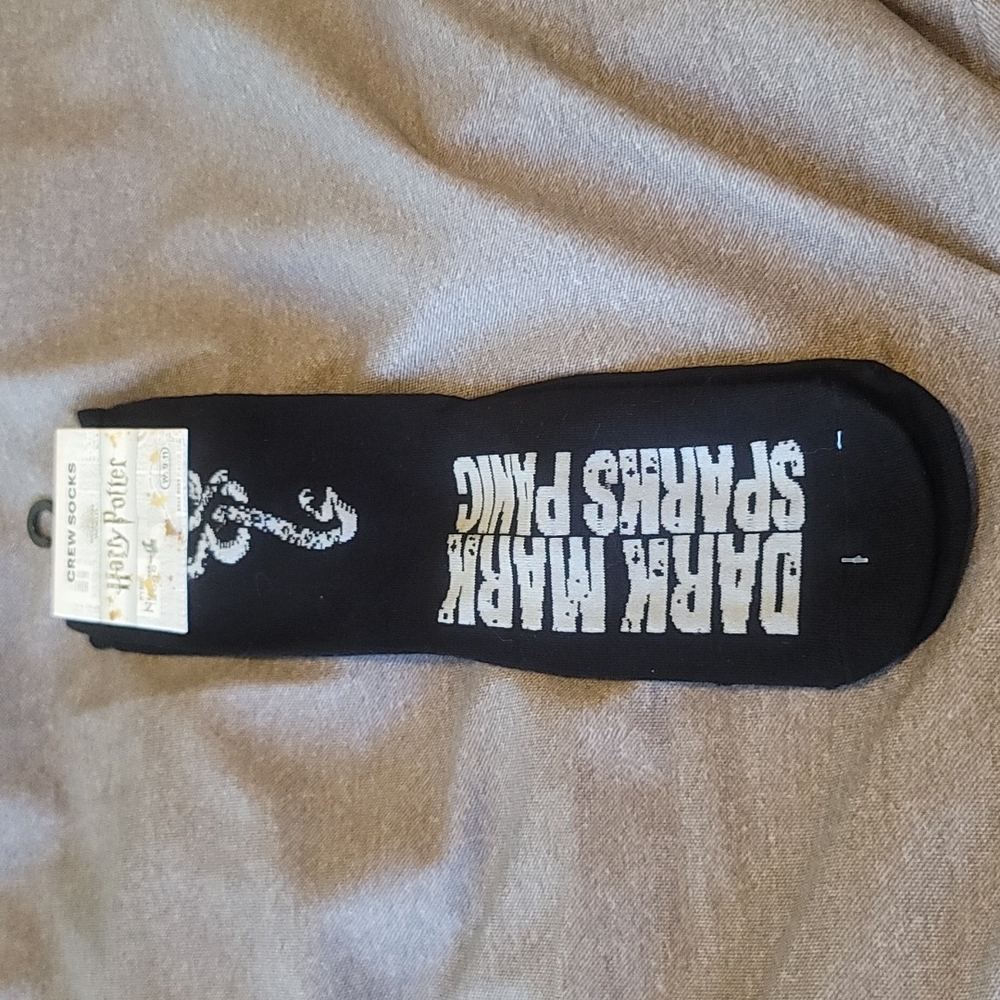 HARRY POTTER DARK MARK SPARKS PANIC CREW SOCKS: WIZARDING WORLD: NWT: SZ 9-11